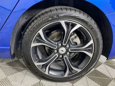 Used 2019 Chevrolet Cruze LT w/ Convenience Package FWD image 9
