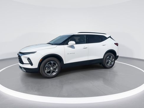 Used 2024 Chevrolet Blazer LT w/ Convenience Package image 5