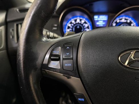 Used 2013 Hyundai Genesis 3.8 image 23