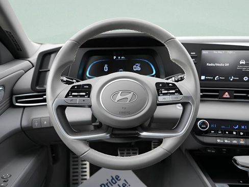 Certified 2025 Hyundai Elantra Sport FWD image 15