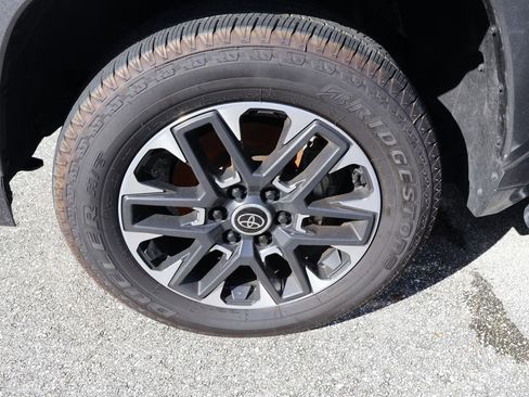 Used 2023 Toyota Tundra Limited w/ Power Package image 4