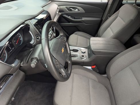 Used 2023 Chevrolet Traverse LT image 21