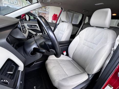 Used 2025 Nissan Rogue SV AWD/4WD image 17