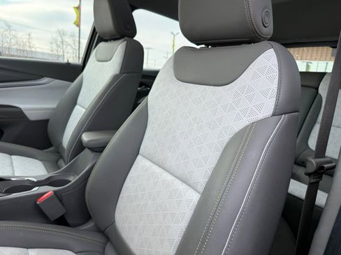 Used 2023 Chevrolet Bolt EUV Premier w/ Sun & Sound Package image 15