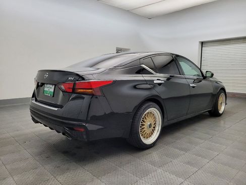 Used 2019 Nissan Altima 2.5 SV image 9