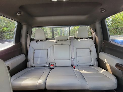 Used 2021 GMC Sierra 1500 SLT w/ SLT Premium Package image 28