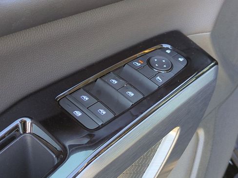 New 2025 Nissan Pathfinder SL image 14