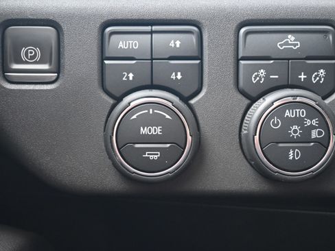 Used 2023 Chevrolet Silverado 1500 LT Trail Boss w/ Protection Package image 19