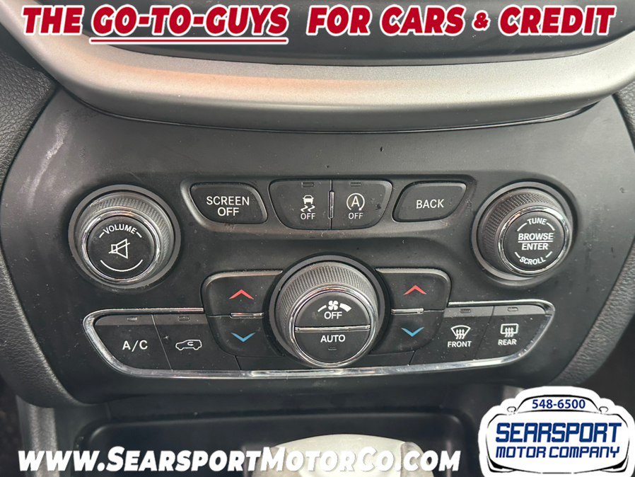 Used 2018 Jeep Cherokee Overland AWD/4WD image 14