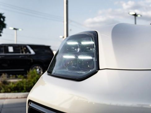 Used 2024 Porsche Cayenne S image 5