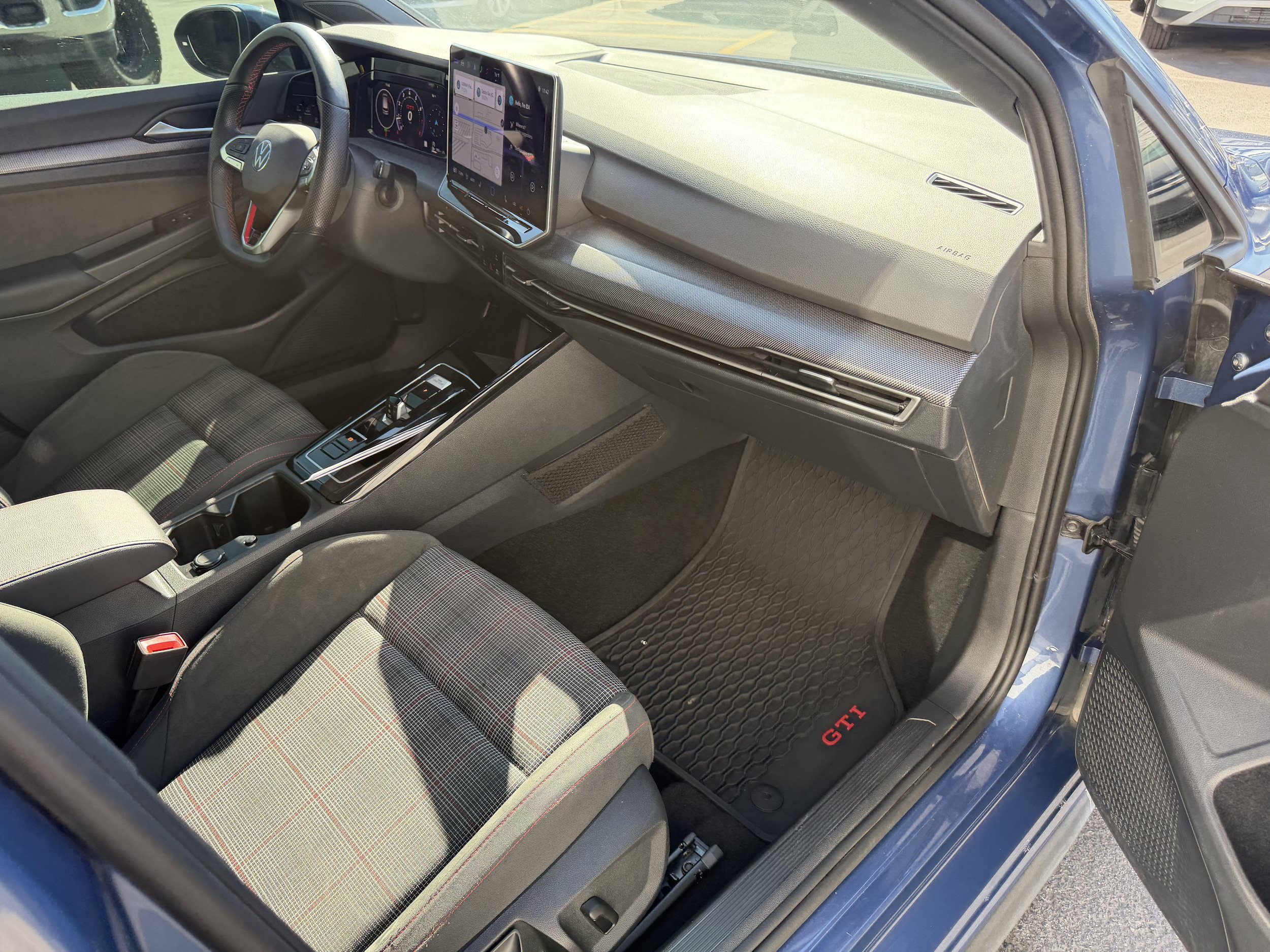 Used 2025 Volkswagen GTI S FWD image 33