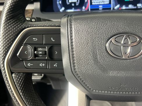 Used 2024 Toyota Tacoma Limited AWD/4WD image 18