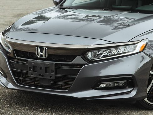 Used 2018 Honda Accord Sport image 2