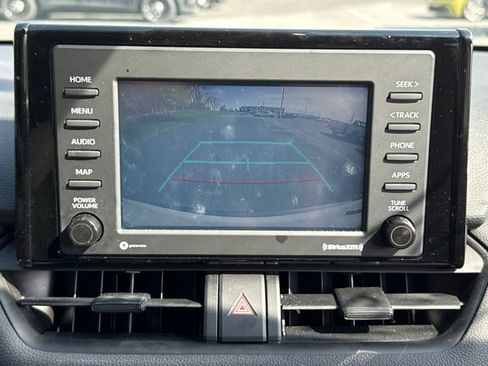 Used 2022 Toyota RAV4 LE AWD/4WD image 29