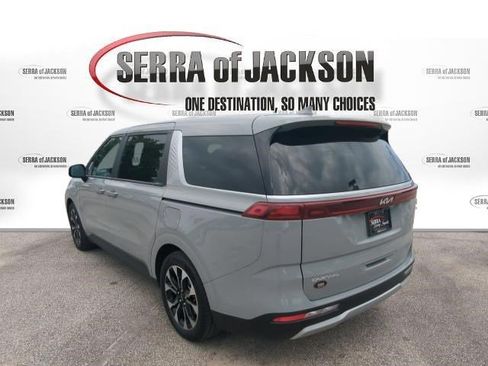 Certified 2024 Kia Carnival EX FWD image 6