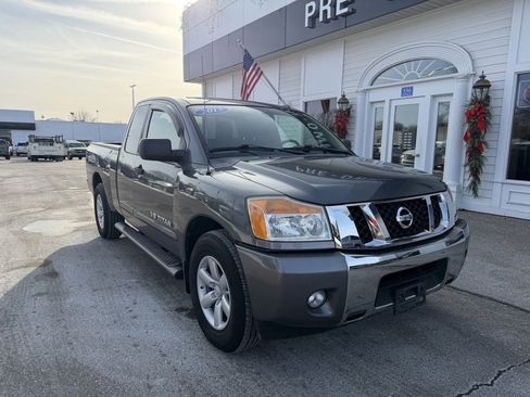 Used 2013 Nissan Titan SV w/ SV Value Truck Pkg image 3