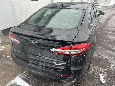 Used 2019 Ford Fusion Titanium image 5
