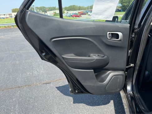 Used 2023 Hyundai Venue SEL w/ Cargo Package FWD image 20