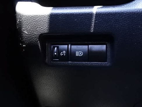 Used 2022 Toyota RAV4 LE FWD image 38
