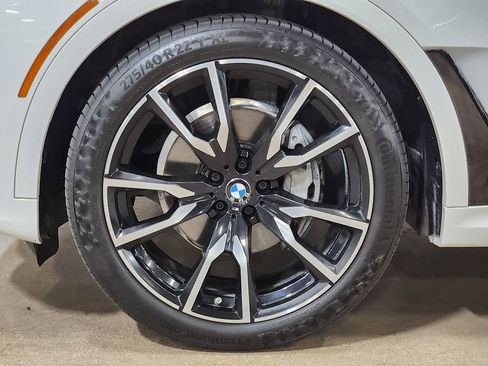 Used 2020 BMW X7 xDrive40i w/ M Sport Package AWD/4WD image 28