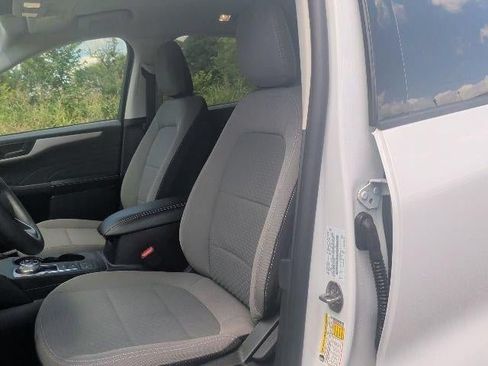 Used 2022 Ford Escape SE AWD/4WD image 16