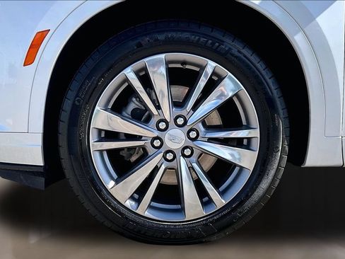 Certified 2023 Cadillac XT6 Premium Luxury AWD/4WD image 8