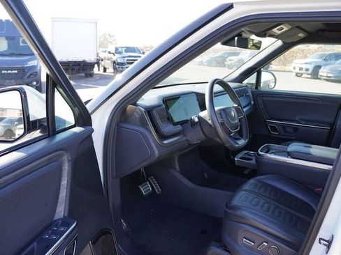 Used 2022 Rivian R1T Adventure image 15