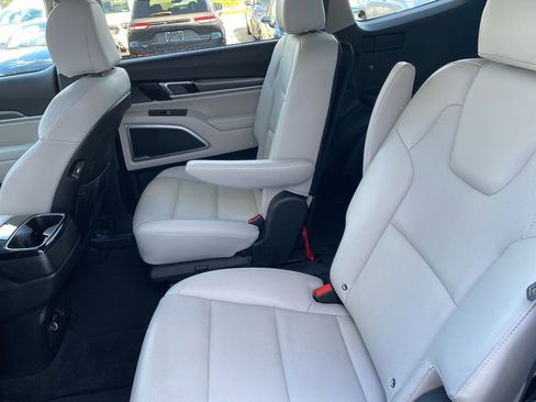 Used 2021 Kia Telluride S image 19