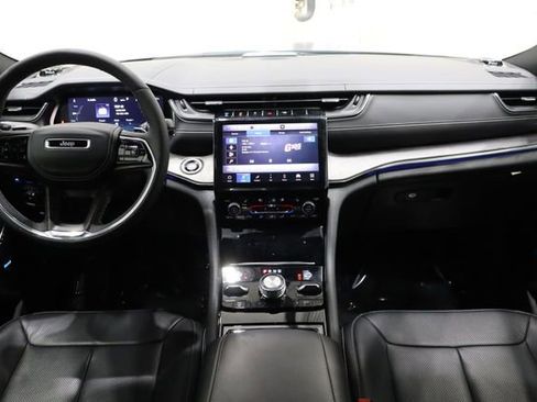 Used 2023 Jeep Grand Cherokee Overland image 34