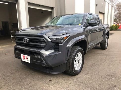 Certified 2025 Toyota Tacoma SR5 image 7