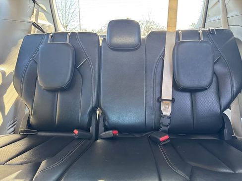 Used 2022 Chrysler Pacifica Touring-L image 16