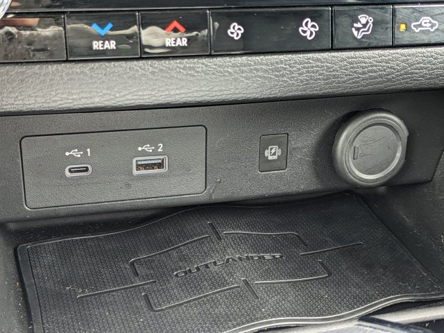 Used 2024 Mitsubishi Outlander SEL FWD image 31
