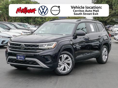 Certified 2023 Volkswagen Atlas SE w/ Black Wheel Package FWD image 1