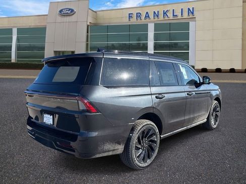 New 2025 Lincoln Navigator Reserve w/ Jet Appearance Package AWD/4WD image 7