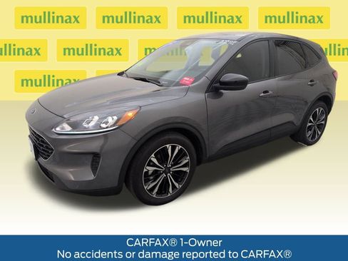 Used 2022 Ford Escape SE w/ SE Sport Appearance Package image 11