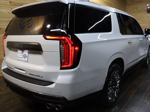 Used 2024 GMC Yukon XL Denali Ultimate AWD/4WD image 5