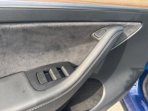 Used 2023 Tesla Model Y 2WD image 28