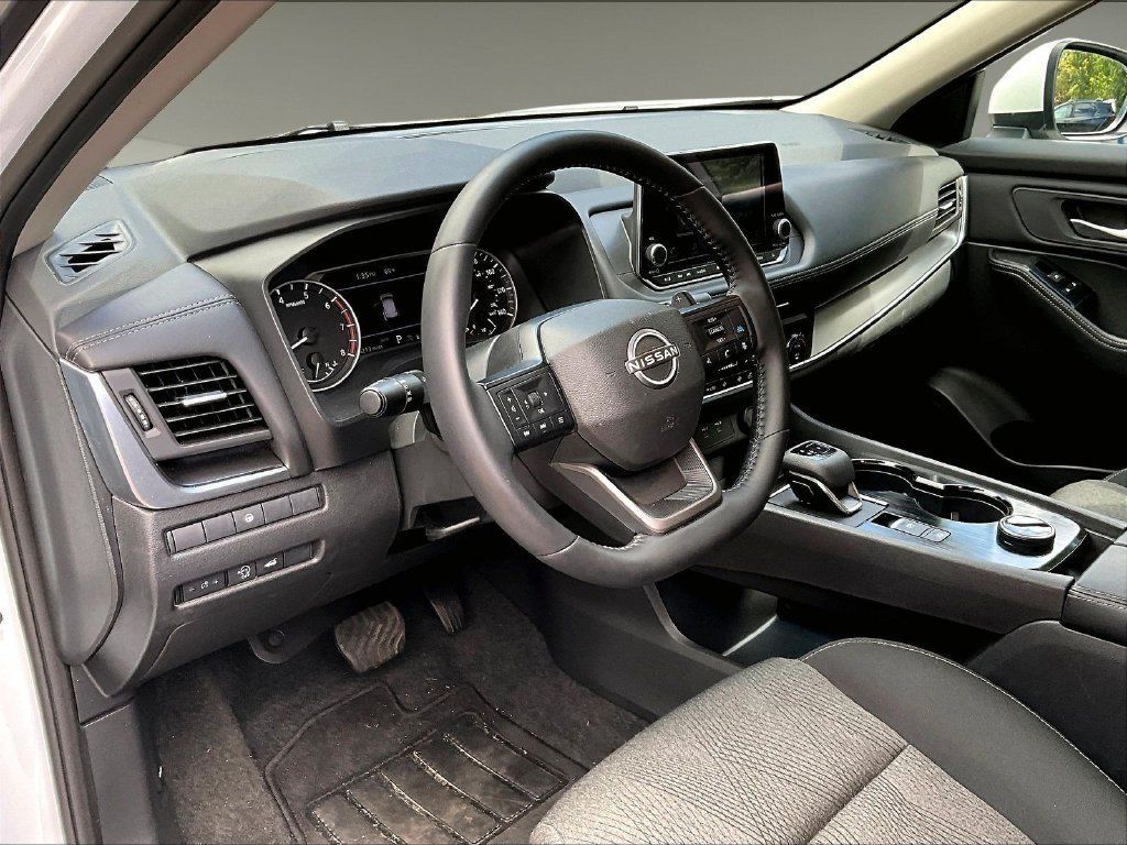 Used 2026 Nissan Rogue SV w/ Cold Weather Package AWD/4WD image 12