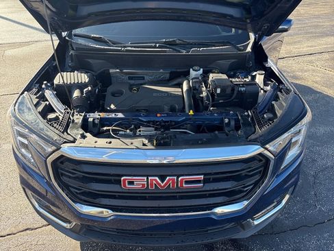 Used 2022 GMC Terrain SLE w/ Driver Convenience Package image 9