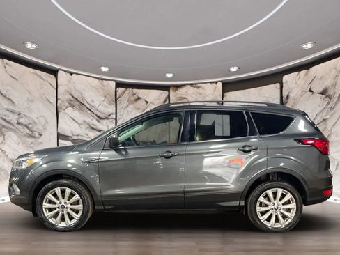 Used 2019 Ford Escape SEL image 9