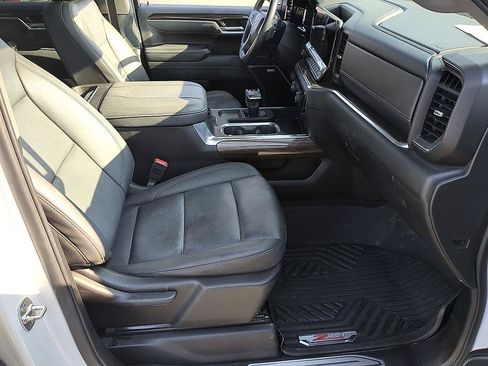 Certified 2025 Chevrolet Silverado 1500 RST w/ Dark Appearance Package AWD/4WD image 35
