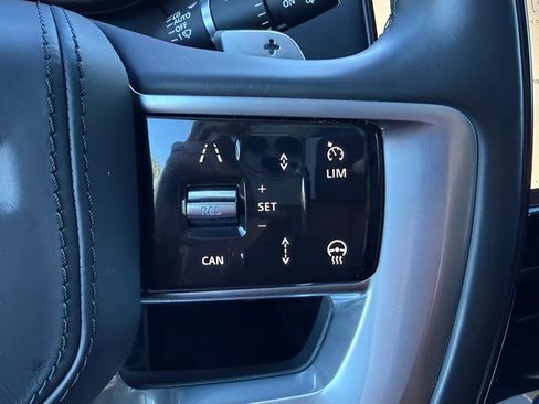 Certified 2023 Land Rover Range Rover Long Wheelbase SE image 23