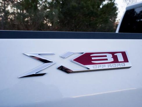 Used 2025 GMC Sierra 1500 SLT w/ SLT Premium Plus Package image 47