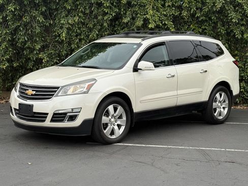 Used 2014 Chevrolet Traverse LTZ AWD/4WD image 3