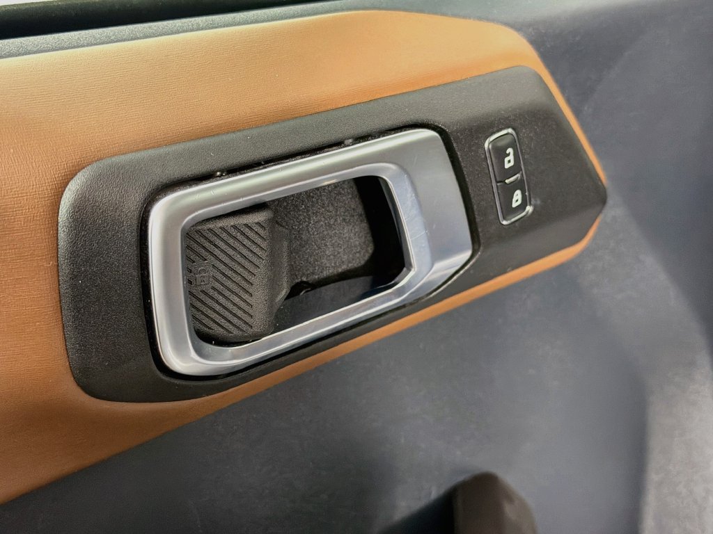 Used 2024 Ford Bronco Outer Banks AWD/4WD image 18