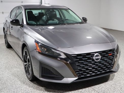 Used 2023 Nissan Altima 2.5 SR image 5