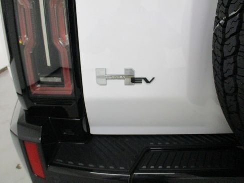 New 2026 GMC Hummer EV SUV image 9
