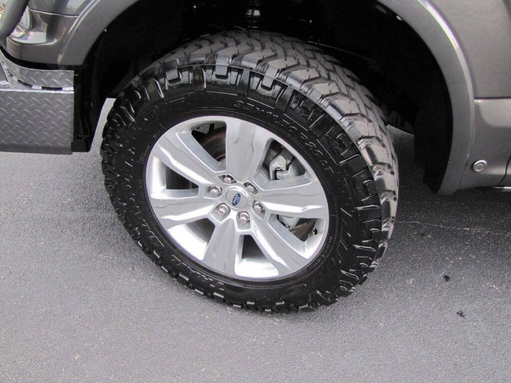Used 2018 Ford F150 Platinum w/ Equipment Group 701A Luxury AWD/4WD image 35