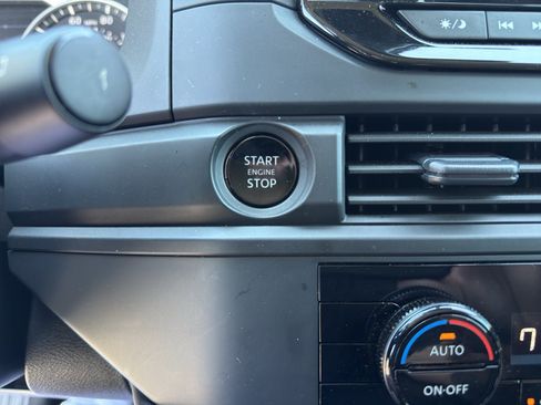 Used 2025 Nissan Pathfinder S FWD image 19