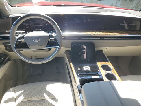 Certified 2025 Cadillac Escalade Sport Platinum w/ LPO, Floor Liner Package image 17